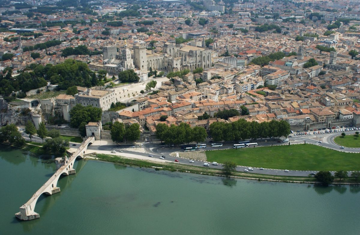 ville d'Avignon 84000